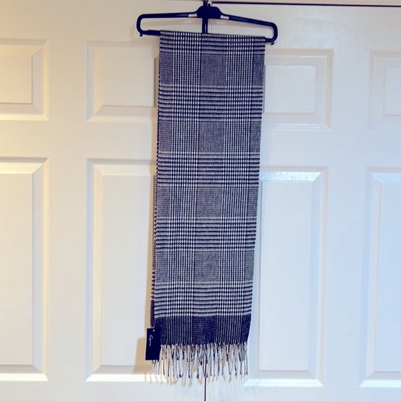 Cejon-Twisted Fringe-Cold Weather-Houndstooth Oblong Scarf-Made in Italy-NWT - Picture 3 of 5